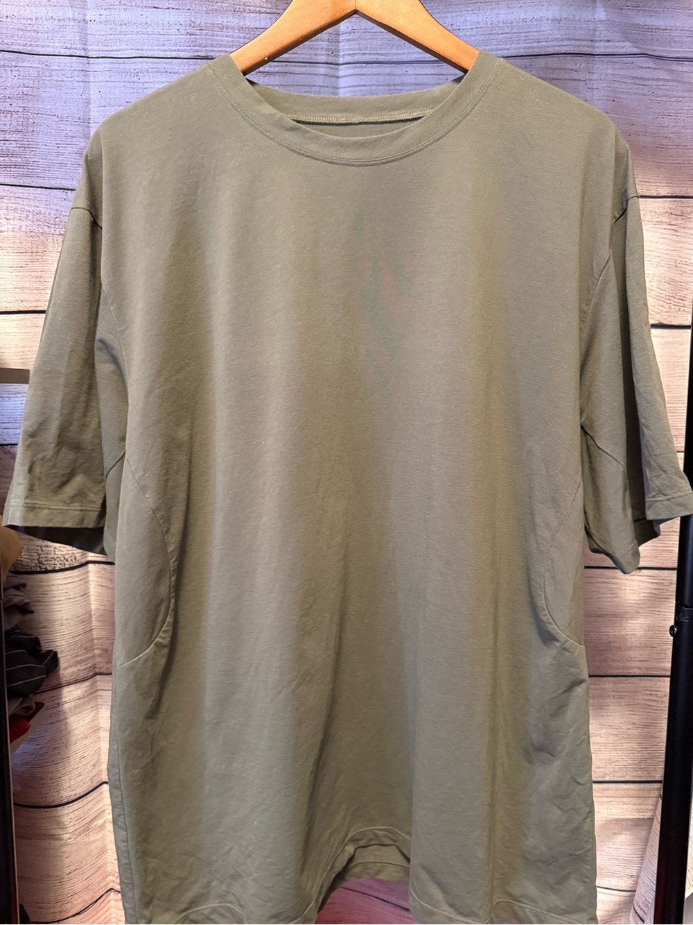 Lululemon T-Shirt